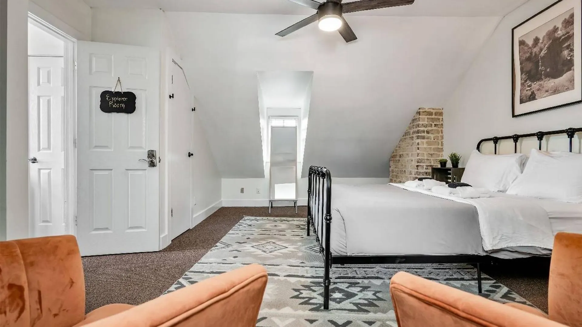 3-Bedroom Loft On Savannah'S Prettiest Street! United States